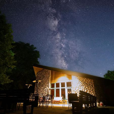 Whitetail Lodge Saint Germain Exterior foto