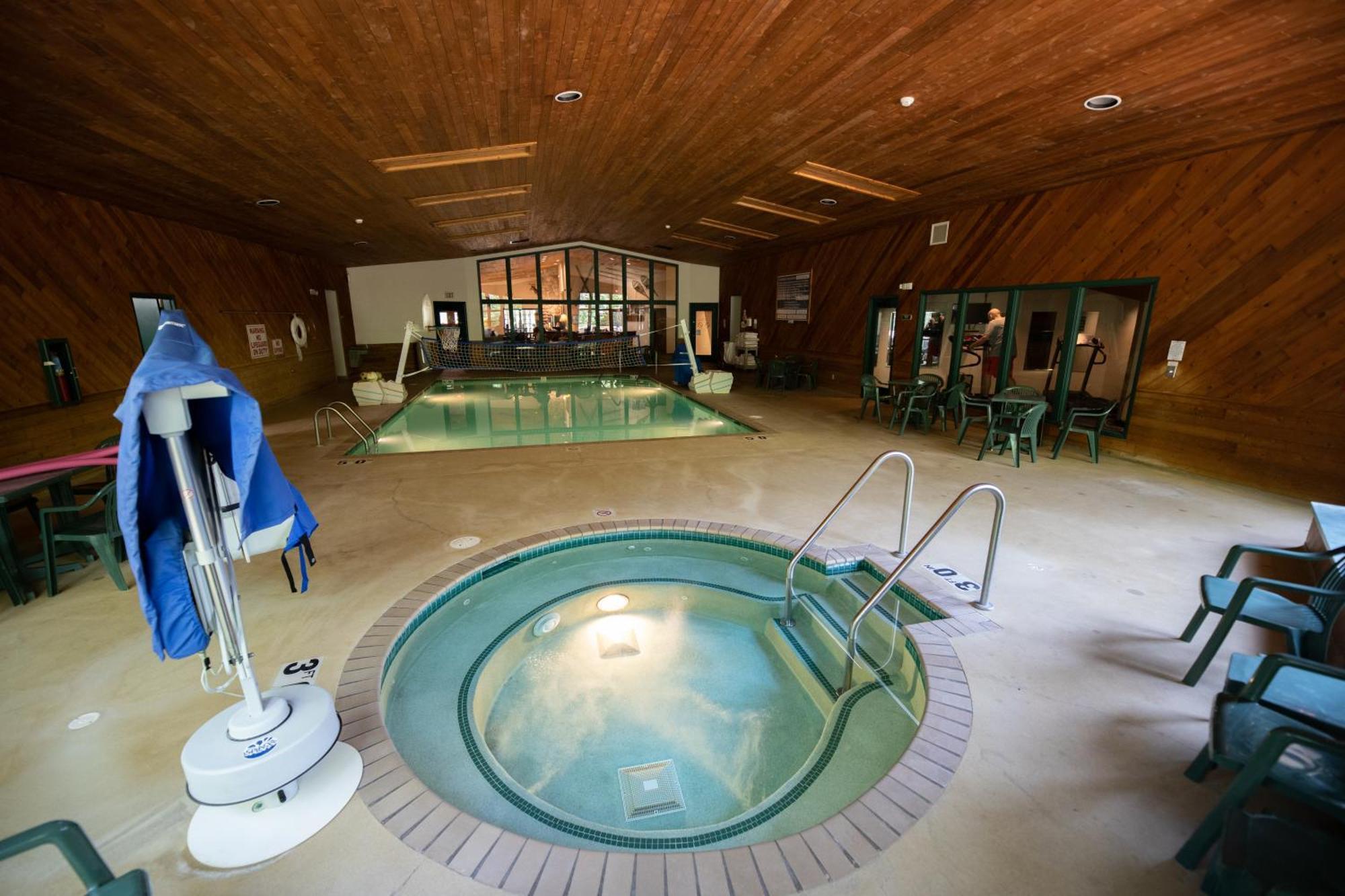 Whitetail Lodge Saint Germain Exterior foto