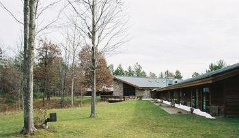Whitetail Lodge Saint Germain Exterior foto